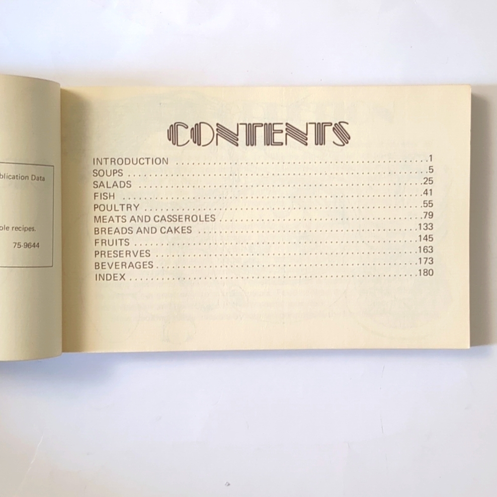 The Crockery Pot Cookbook - 1975 - Picture 8 of 13